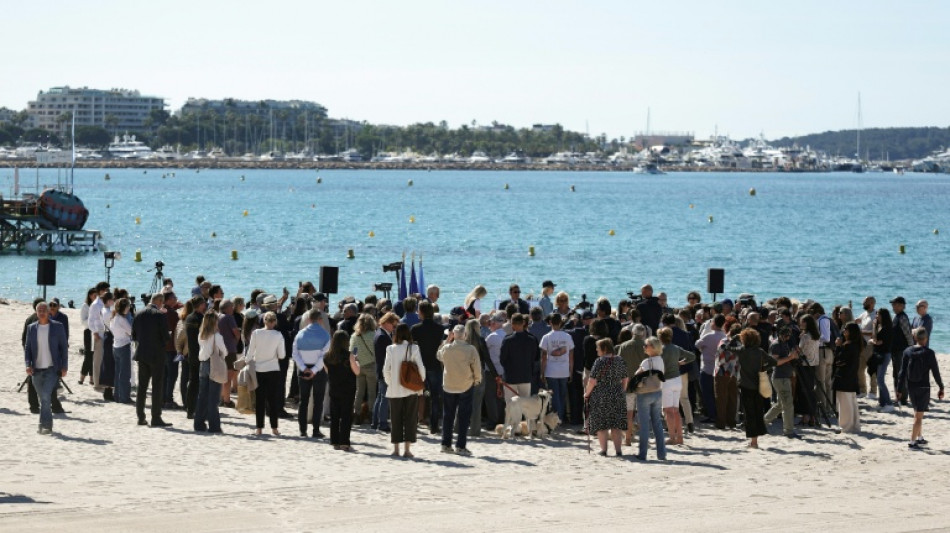 Cannes homenajea a Brigitte Bardot con una playa abierta a los perros