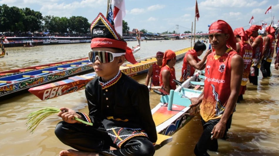 En Indonésie, la vidéo virale d'un enfant dope l'affluence à une course traditionnelle