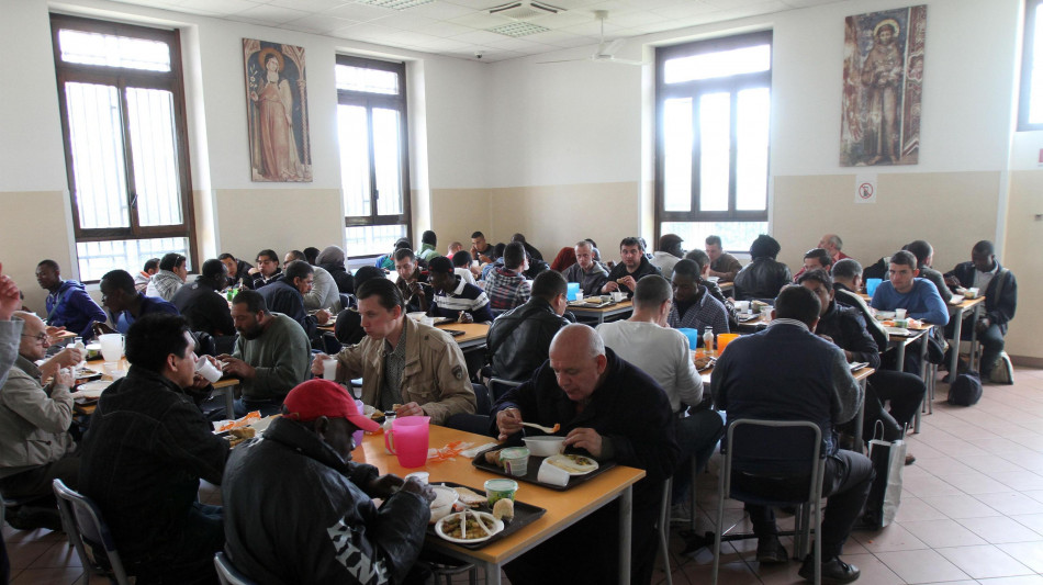 Assegno di inclusione si rinnova senza sospensione, ma il primo mese è dimezzato