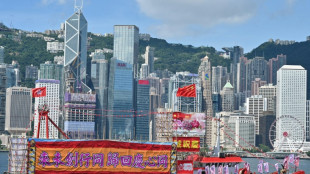 Hong Kong 25 ans apr&egrave;s la r&eacute;trocession: promesse tenue ou "trahison"? 