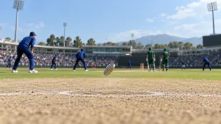 Sri Lanka choose to field against Pakistan in tri-series opener