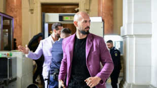 L'influenceur masculiniste Andrew Tate a quitt&eacute; la Roumanie, direction les Etats-Unis