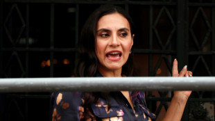 Vice do Equador diz que assumir&aacute; presid&ecirc;ncia do pa&iacute;s em meio a disputa com Noboa