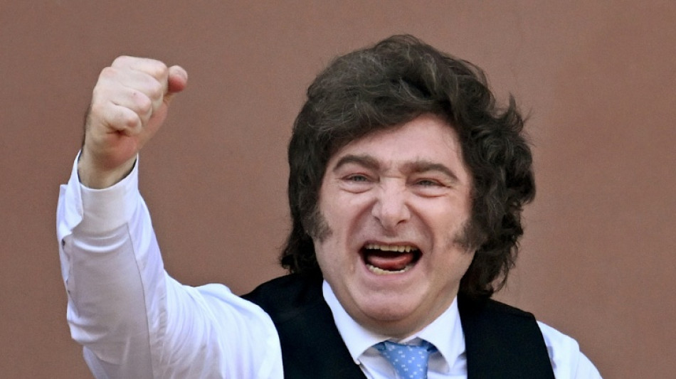 Con la camiseta argentina, cient&iacute;ficos marchan contra los recortes de Milei