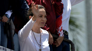 'Nunca estivemos t&atilde;o fortes': l&iacute;der opositora reaparece em manifesta&ccedil;&atilde;o na Venezuela