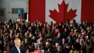 Canadenses votam para eleger primeiro-ministro sob novas amea&ccedil;as de Trump