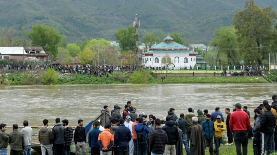 Naufr&aacute;gio no norte da &Iacute;ndia deixa seis mortos e tr&ecirc;s desaparecidos