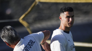 Ronaldo 'mi dicono di smettere, ma amo il calcio e continuer&ograve;'