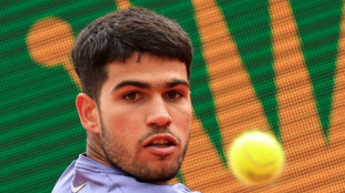 Alcaraz se clasifica c&oacute;modamente para los cuartos de final en Barcelona