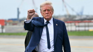 Trump destaca 100 dias de governo 'divertidos', mas enfrenta queda nas pesquisas