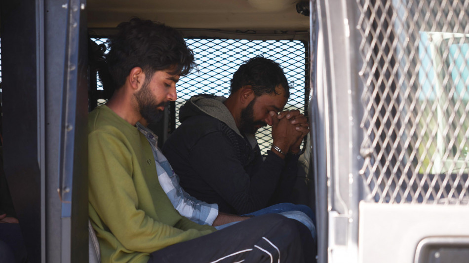 Giudice Usa non sospende voli di deportazione dei migranti