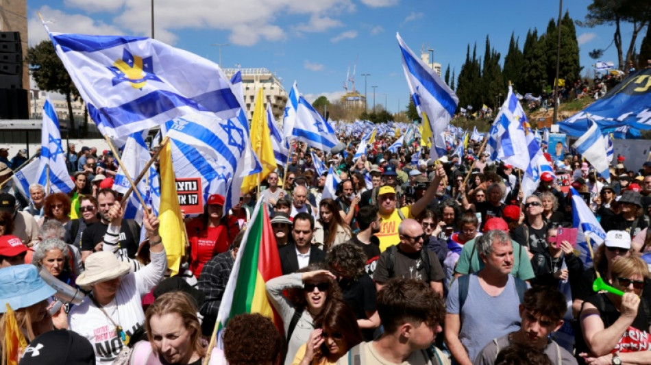 Miles de israel&iacute;es se manifiestan contra Netanyahu en Jerusal&eacute;n
