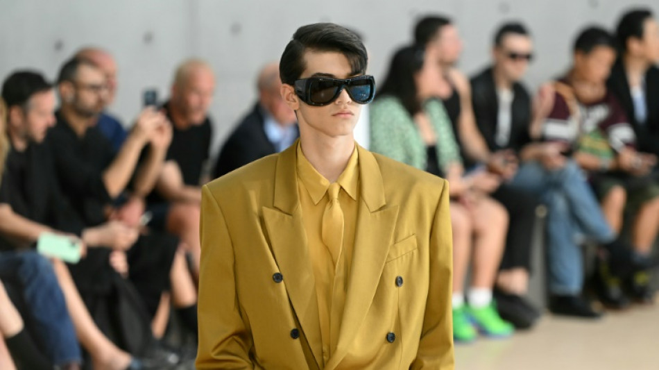 Fashion Week: Saint Laurent dans la continuité d'Yves, Louis Vuitton pose ses malettes à Beaubourg