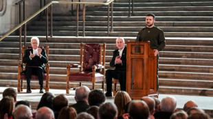 A Paris apr&egrave;s Londres, Zelensky r&eacute;clame des avions au "plus t&ocirc;t"