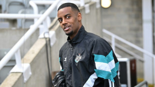 Atacante Alexander Isak vai ao Liverpool por £ 130 milhões, diz imprensa