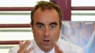Mayotte: Lecornu lance un "choc" de reconstruction, sur fond de tensions politiques