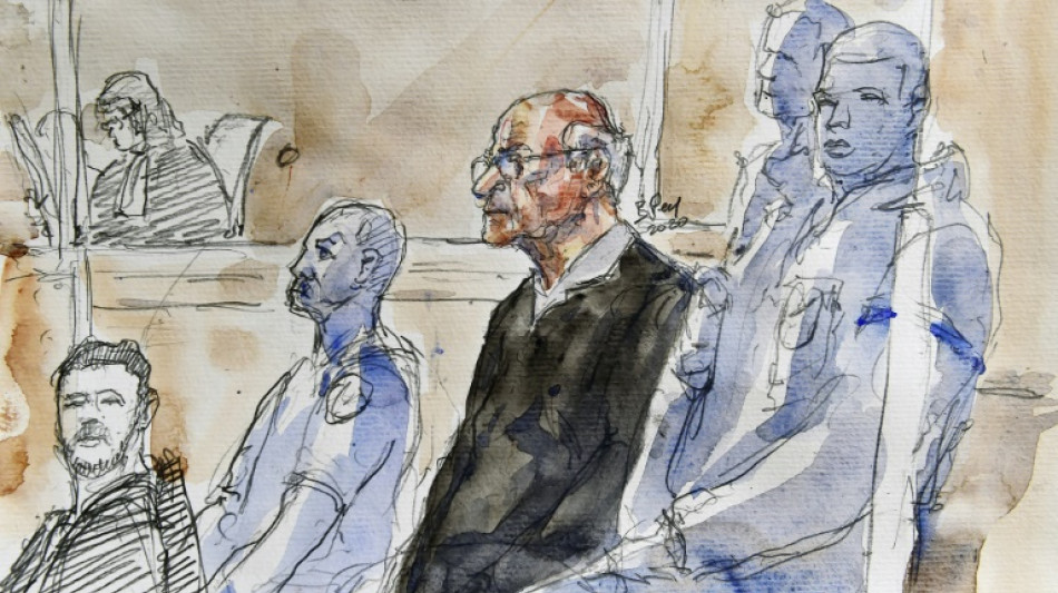 Ex-cirurgi&atilde;o franc&ecirc;s admite 'atos abomin&aacute;veis' em julgamento por estupros contra pacientes