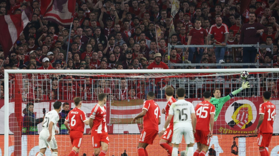 Trotz Neuer-Patzern: Bayern k&auml;mpfen sich ins Halbfinale