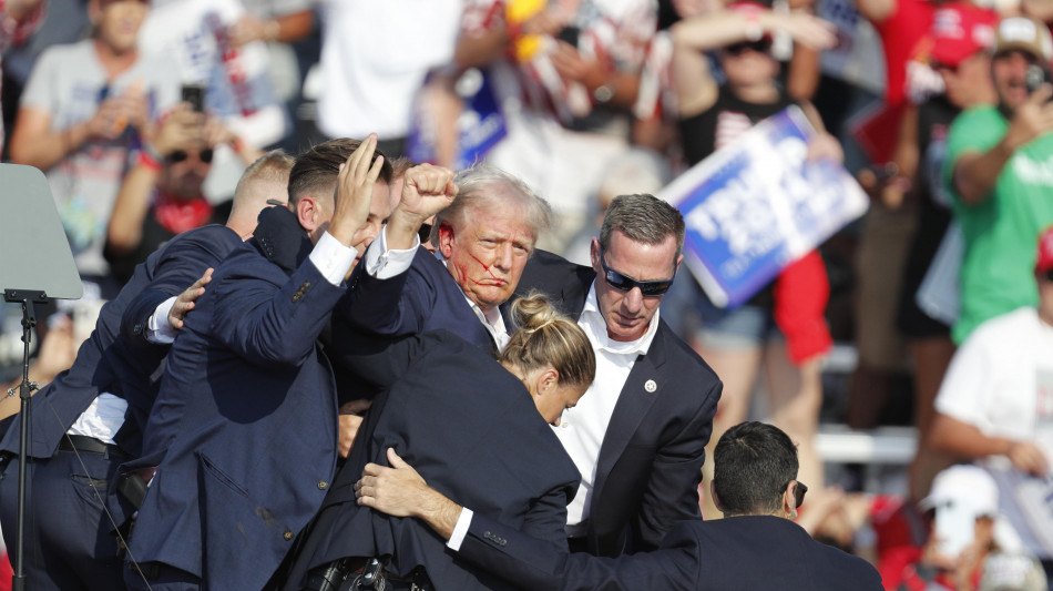 Il Tesoro Usa prepara una moneta con volto Trump e pugno alzato