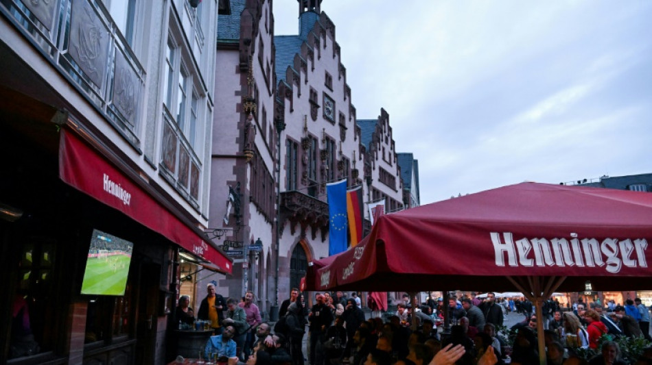 Untersuchung zur Fu&szlig;ball-EM: Hotel und Gastronomie fehlen 8000 Fachkr&auml;fte