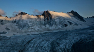 Suspenden la b&uacute;squeda de una alpinista rusa herida en una cumbre en Kirguist&aacute;n