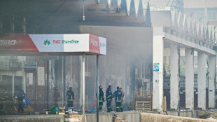 Incendie &agrave; l'a&eacute;roport international de Dacca: plus d'un milliard de dollars de d&eacute;g&acirc;ts, selon une estimation