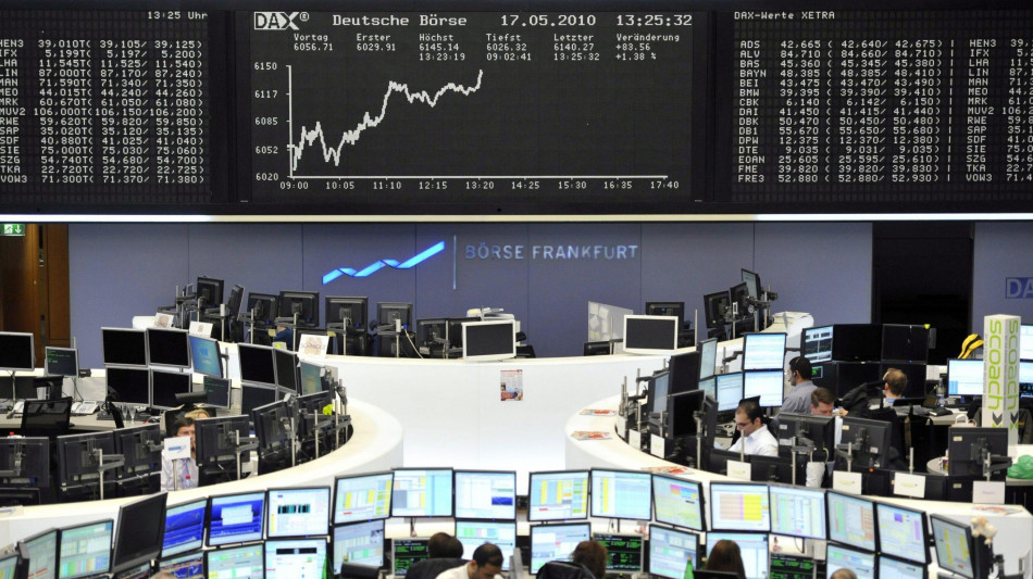 Borsa: l'Europa parte in cauto rialzo, Parigi +0,24%