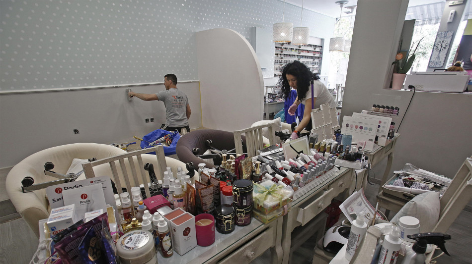 L'artigianato cambia pelle, pi&ugrave; estetisti e meno falegnami