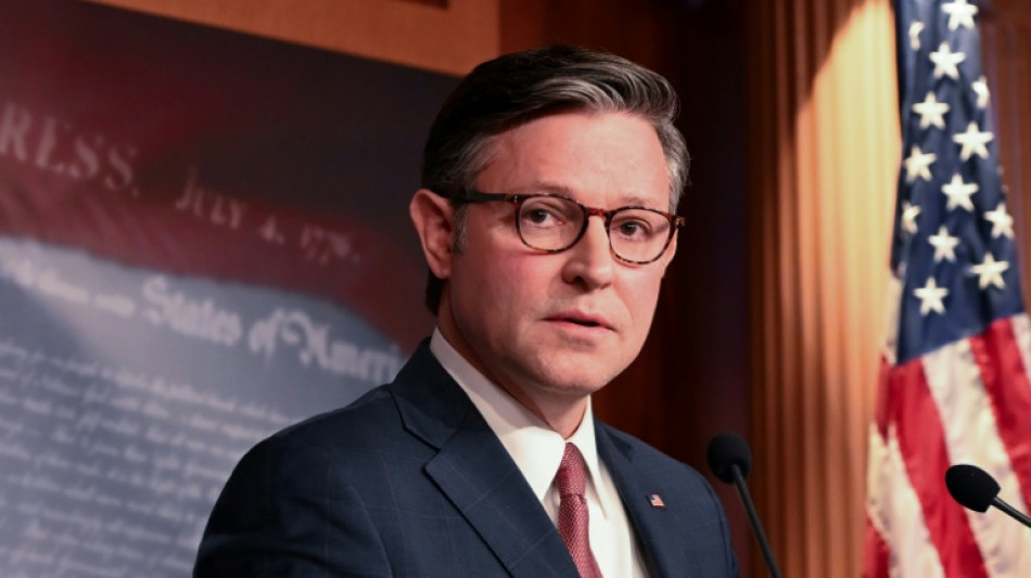 EEUU empieza a despedir funcionarios tras diez d&iacute;as de cierre gubernamental