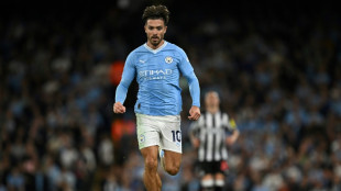 Grealish e Arnold v&atilde;o desfalcar Inglaterra nas Eliminat&oacute;rias da Euro