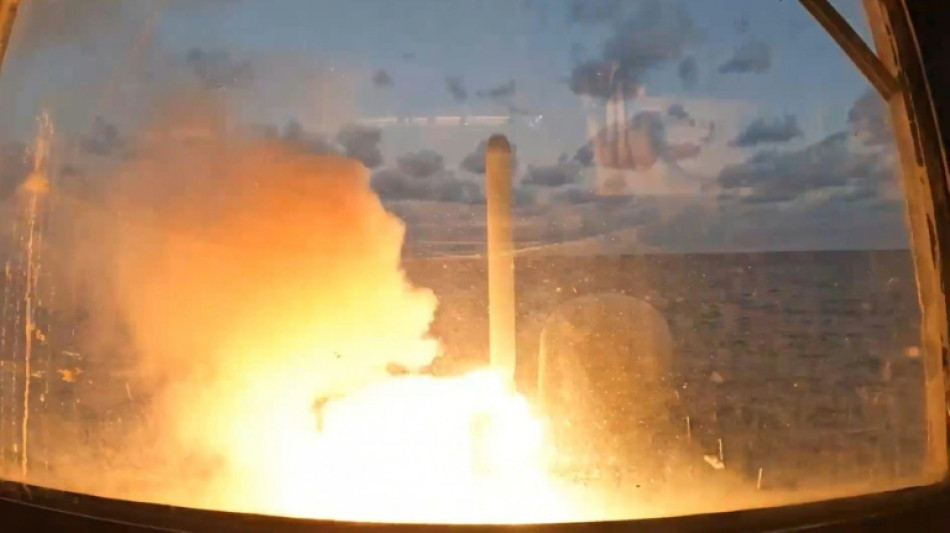 Asian stocks tumble further, oil extends gains as inflation fears grow