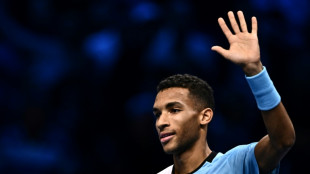 Nadal, al borde de eliminaci&oacute;n en el Masters tras su derrota contra Auger-Aliassime