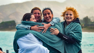 Supervivientes israel&iacute;es del festival atacado por Ham&aacute;s se reponen en un bosque de Chipre