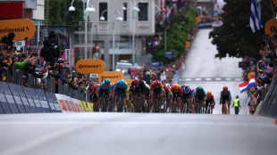 Giro: le squadre rientrate in Italia, domani il via a Catanzaro