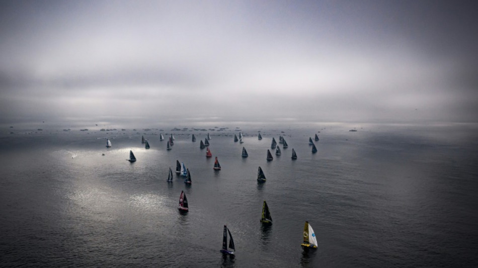 Vend&eacute;e Globe: Jean Le Cam, le doyen, toujours leader 