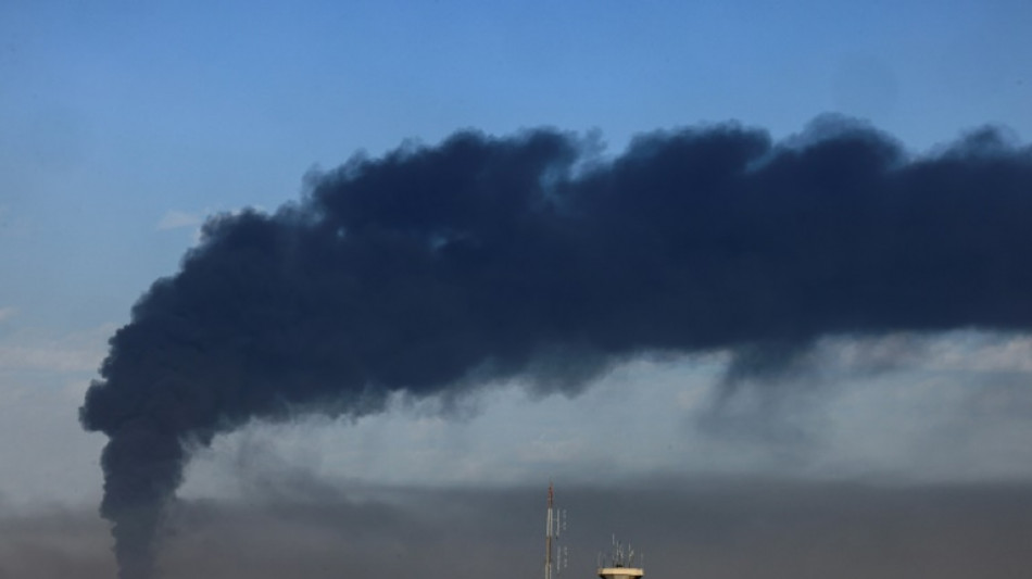 Israel bombardeia sul de Gaza em meio &agrave; press&atilde;o crescente para libertar ref&eacute;ns