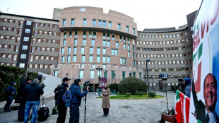 Italie: l'&eacute;tat de sant&eacute; de Berlusconi s'am&eacute;liore, selon ses m&eacute;decins