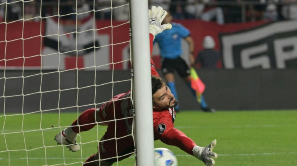 São Paulo vence Atlético Nacional nos pênaltis e vai às quartas da Libertadores