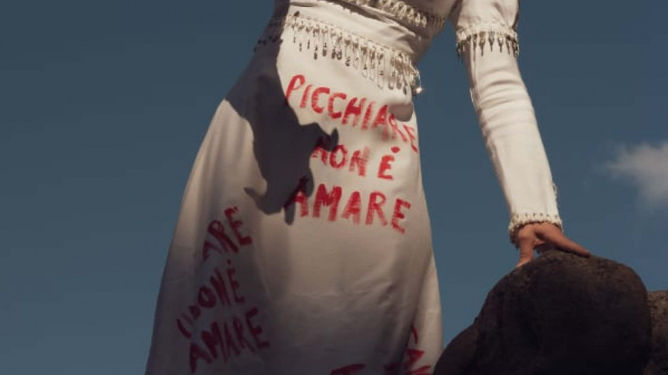 L'abito da sposa &egrave; un manifesto antiviolenza sulle donne