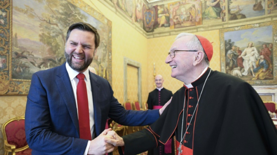 JD Vance discute quest&atilde;o dos refugiados durante visita ao Vaticano