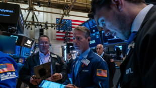 Wall Street h&eacute;site &agrave; l'ouverture d'une semaine charg&eacute;e