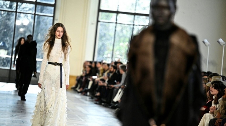 La dise&ntilde;adora uruguaya Gabriela Hearst homenajea en Par&iacute;s a una activista del siglo pasado