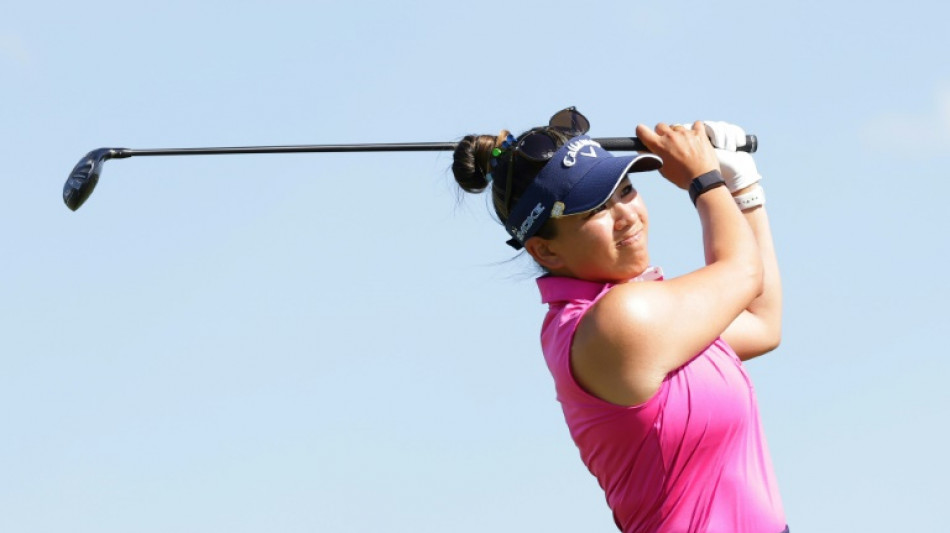 Do grabs share of lead at LPGA Mexico event