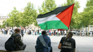 Frankreichs Innenminister will keine Pal&auml;stina-Flaggen an Rath&auml;usern 