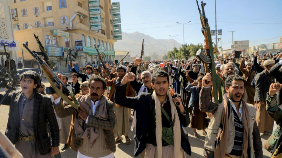 L&iacute;der dos huthis amea&ccedil;a retaliar ataques dos EUA no Mar Vermelho