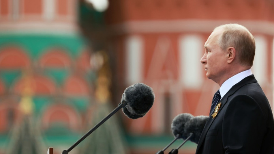 Ukraine: la Russie se d&eacute;fend, affirme Poutine, c&eacute;l&eacute;brant la victoire de 1945