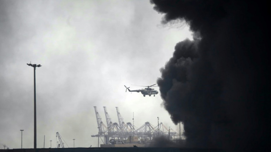 Ao menos 5 mortos e mais de 500 feridos em 'grande explos&atilde;o' em importante porto iraniano