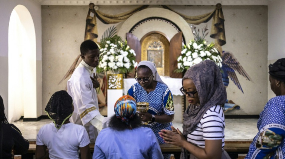Mehr als 300 Schülerinnen aus Mädcheninternat in Nigeria verschleppt