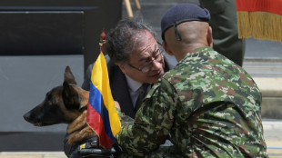 Col&ocirc;mbia condecora resgatistas de crian&ccedil;as perdidas na Amaz&ocirc;nia