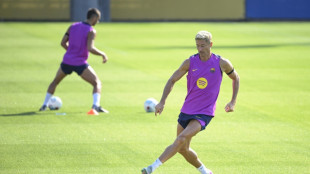 Lewandowski sofre lesão na coxa e é dúvida no Barça para início da temporada